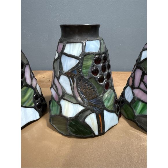Set Of 3 Vintage Stained Glass Lamp Pendant Light Shade Blue Jay & Berries - Picture 13 of 16